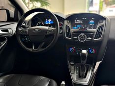 FORD FOCUS 2.0 TITANIUM PLUS HATCH 16V AUTO 2017/2018 ANDRIGO VEÍCULOS CAXIAS DO SUL / Carros no Vale