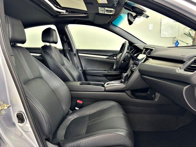 HONDA CIVIC 1.5 16V TOURING TURBO 2016/2017 ANDRIGO VEÍCULOS CAXIAS DO SUL / Carros no Vale