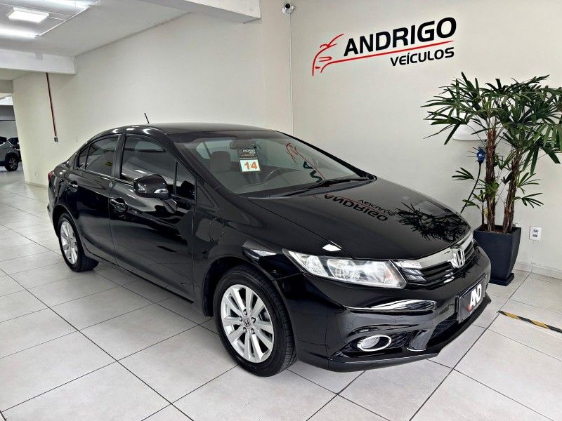 HONDA CIVIC 1.8 LXS 16V 2013/2014 ANDRIGO VEÍCULOS CAXIAS DO SUL / Carros no Vale