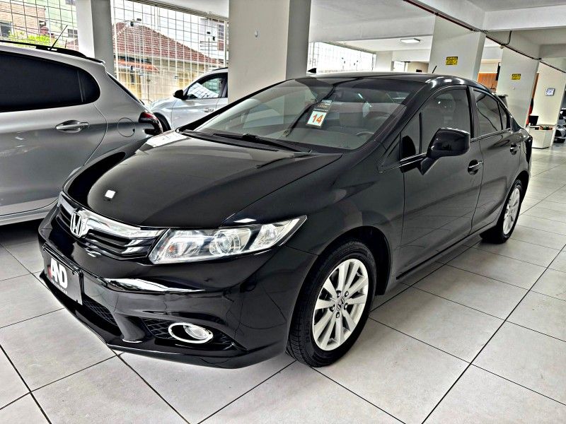 HONDA CIVIC 1.8 LXS 16V 2013/2014 ANDRIGO VEÍCULOS CAXIAS DO SUL / Carros no Vale