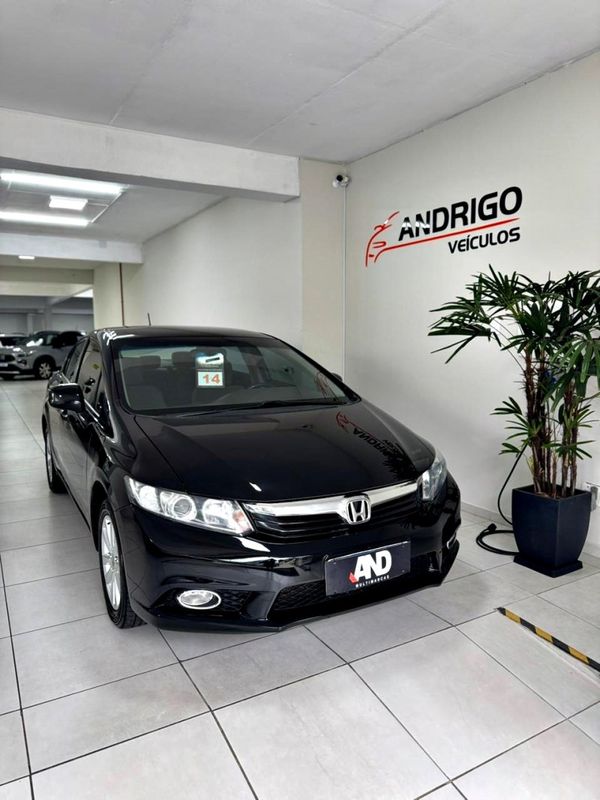 HONDA CIVIC 1.8 LXS 16V 2013/2014 ANDRIGO VEÍCULOS CAXIAS DO SUL / Carros no Vale