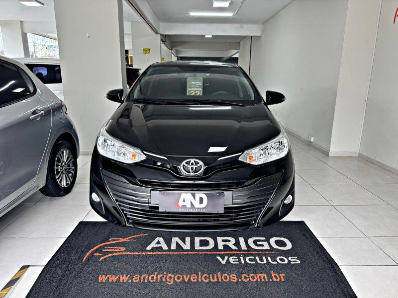 TOYOTA YARIS 1.5 XS SEDAN 16V 2021/2022 ANDRIGO VEÍCULOS CAXIAS DO SUL / Carros no Vale