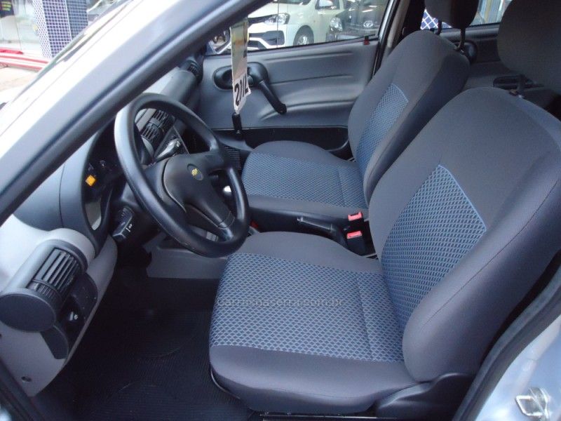 CHEVROLET CORSA 1.0 LS CLASSIC VHC POWER 2013/2013 BOURSCHEID CARROS E MOTOS SANTA CLARA DO SUL / Carros no Vale