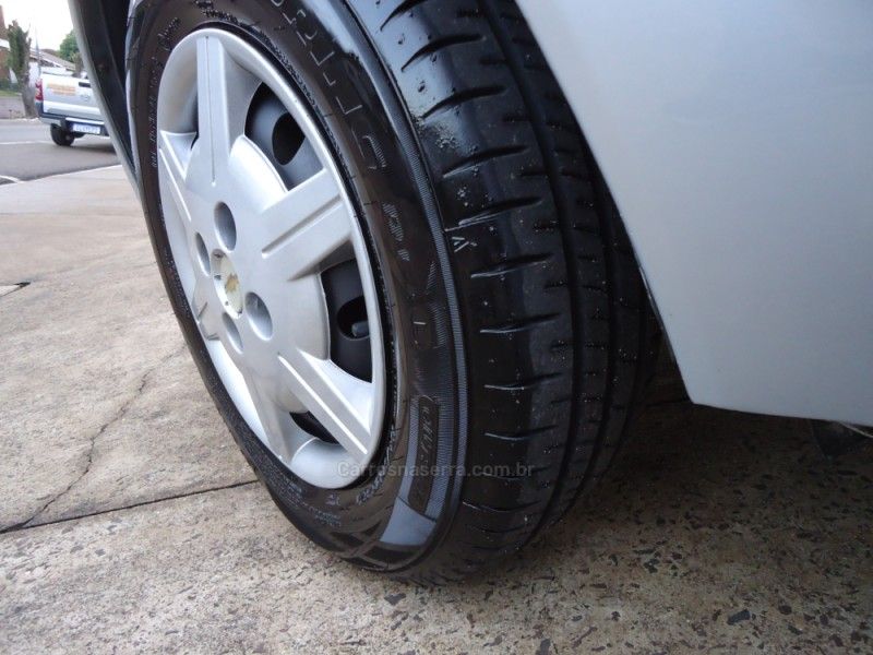 CHEVROLET CORSA 1.0 LS CLASSIC VHC POWER 2013/2013 BOURSCHEID CARROS E MOTOS SANTA CLARA DO SUL / Carros no Vale