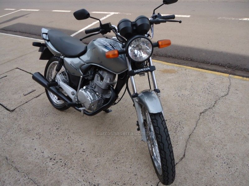 Honda Motos CG 125 TITAN ES 2001/2001 BOURSCHEID CARROS E MOTOS SANTA CLARA DO SUL / Carros no Vale