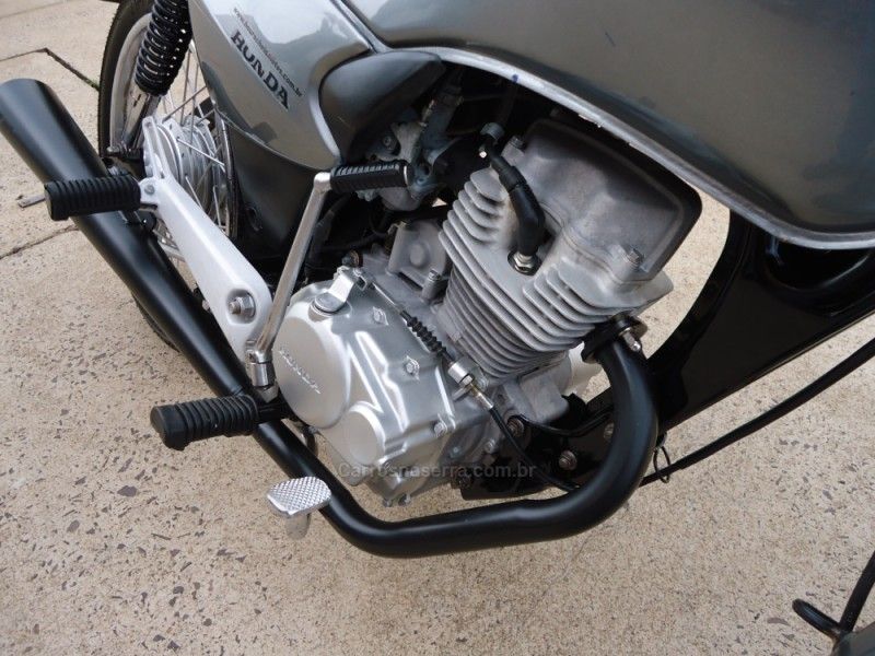 Honda Motos CG 125 TITAN ES 2001/2001 BOURSCHEID CARROS E MOTOS SANTA CLARA DO SUL / Carros no Vale