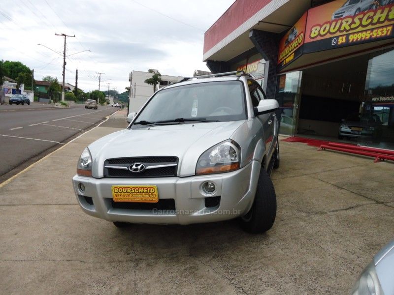 HYUNDAI TUCSON 2.0 MPFI GLS 16V 143CV 2WD 2013/2013 BOURSCHEID CARROS E MOTOS SANTA CLARA DO SUL / Carros no Vale