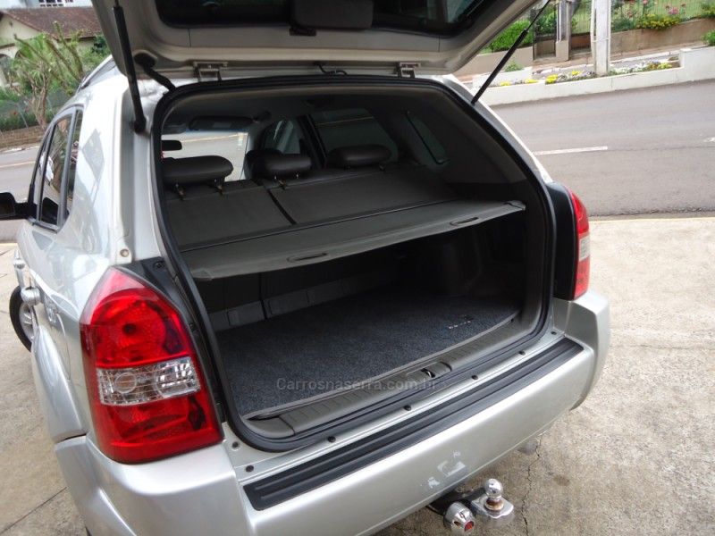 HYUNDAI TUCSON 2.0 MPFI GLS 16V 143CV 2WD 2013/2013 BOURSCHEID CARROS E MOTOS SANTA CLARA DO SUL / Carros no Vale