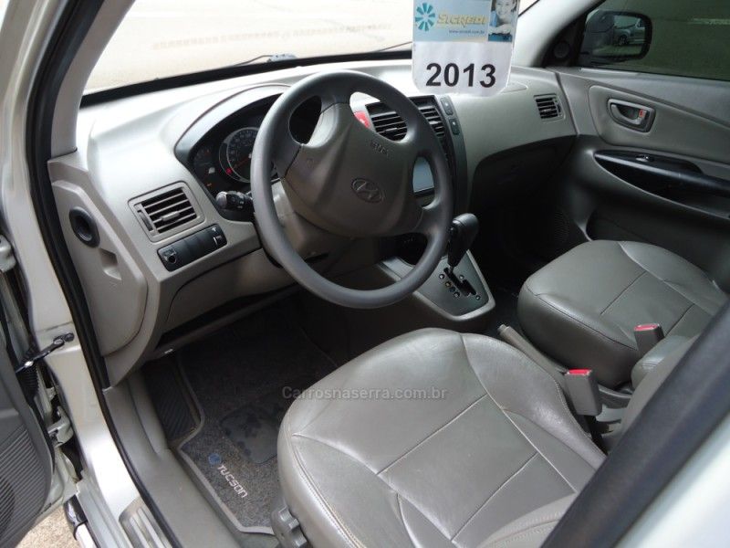 HYUNDAI TUCSON 2.0 MPFI GLS 16V 143CV 2WD 2013/2013 BOURSCHEID CARROS E MOTOS SANTA CLARA DO SUL / Carros no Vale