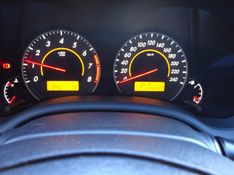 TOYOTA COROLLA 1.8 GLI 16V 2012/2012 BOURSCHEID CARROS E MOTOS SANTA CLARA DO SUL / Carros no Vale