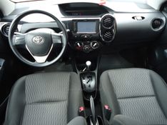 TOYOTA ETIOS 1.5 X PLUS 16V 2018/2019 BOURSCHEID CARROS E MOTOS SANTA CLARA DO SUL / Carros no Vale