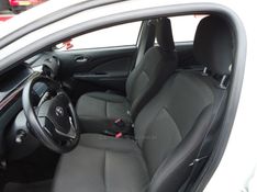 TOYOTA ETIOS 1.5 X PLUS 16V 2018/2019 BOURSCHEID CARROS E MOTOS SANTA CLARA DO SUL / Carros no Vale