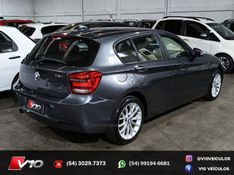 BMW 118I 1.6 URBAN LINE 16V TURBO 2013/2014 V10 VEÍCULOS CAXIAS DO SUL / Carros no Vale