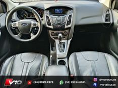 FORD FOCUS 2.0 SE HATCH 16V AUTO 2014/2014 V10 VEÍCULOS CAXIAS DO SUL / Carros no Vale
