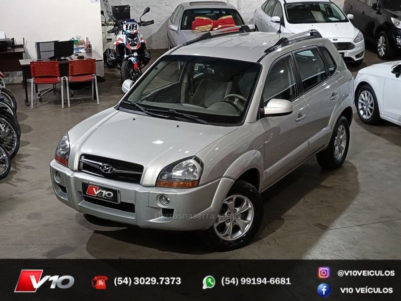 HYUNDAI TUCSON 2.0 MPFI GLS 16V 143CV 2WD 2013/2013 V10 VEÍCULOS CAXIAS DO SUL / Carros no Vale