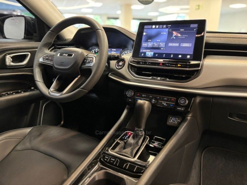 JEEP COMPASS 1.3 LONGITUDE T270 16V TURBO 4X2 2023/2024 LUIGGI AUTOMÓVEIS CARLOS BARBOSA / Carros no Vale JEEP COMPASS 1.3 LONGITUDE T270 16V TURBO 4X2 2023/2024 LUIGGI AUTOMÓVEIS CARLOS BARBOSA / Carros no Vale