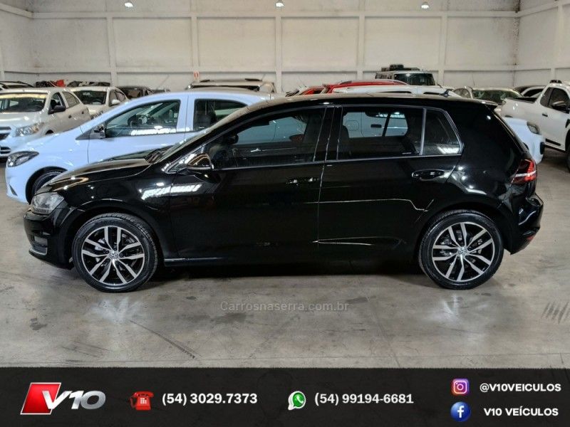 VOLKSWAGEN GOLF 1.4 TSI HIGHLINE 16V 2013/2014 V10 VEÍCULOS CAXIAS DO SUL / Carros no Vale