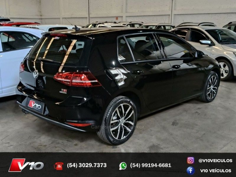 VOLKSWAGEN GOLF 1.4 TSI HIGHLINE 16V 2013/2014 V10 VEÍCULOS CAXIAS DO SUL / Carros no Vale