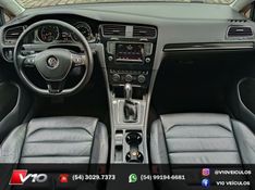 VOLKSWAGEN GOLF 1.4 TSI HIGHLINE 16V 2013/2014 V10 VEÍCULOS CAXIAS DO SUL / Carros no Vale