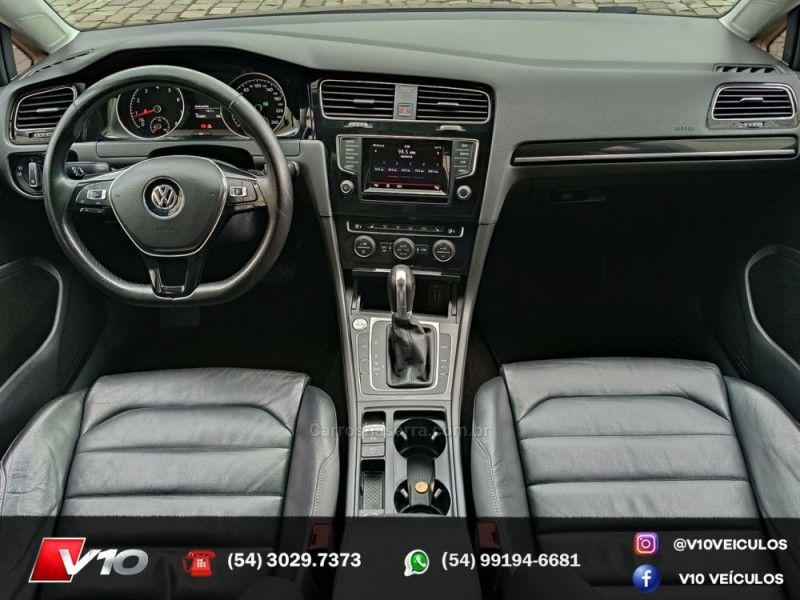 VOLKSWAGEN GOLF 1.4 TSI HIGHLINE 16V 2013/2014 V10 VEÍCULOS CAXIAS DO SUL / Carros no Vale