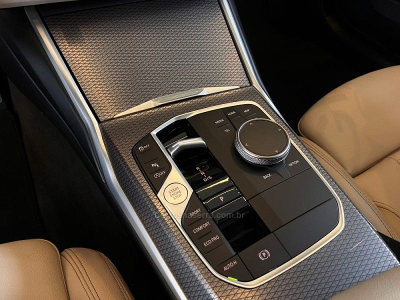 BMW 320I 2.0 M SPORT 16V TURBO ACTIVEFLEX 2024/2024 AUTOGRIF MOTORS CAMPO BOM / Carros no Vale BMW 320I 2.0 M SPORT 16V TURBO ACTIVEFLEX 2024/2024 AUTOGRIF MOTORS CAMPO BOM / Carros no Vale