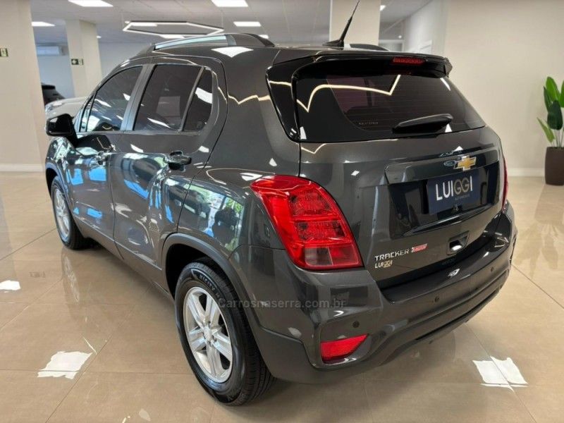 CHEVROLET TRACKER 1.4 16V TURBO LT 2017/2018 LUIGGI AUTOMÓVEIS CARLOS BARBOSA / Carros no Vale