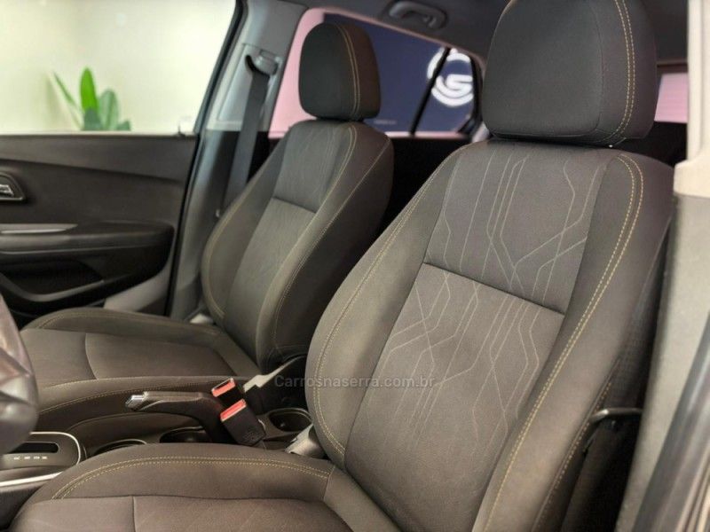 CHEVROLET TRACKER 1.4 16V TURBO LT 2017/2018 LUIGGI AUTOMÓVEIS CARLOS BARBOSA / Carros no Vale