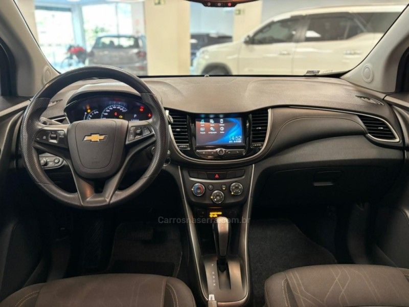 CHEVROLET TRACKER 1.4 16V TURBO LT 2017/2018 LUIGGI AUTOMÓVEIS CARLOS BARBOSA / Carros no Vale