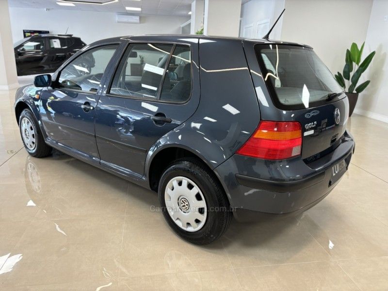 VOLKSWAGEN GOLF 1.6 SR 1999/2000 LUIGGI AUTOMÓVEIS CARLOS BARBOSA / Carros no Vale VOLKSWAGEN GOLF 1.6 SR 1999/2000 LUIGGI AUTOMÓVEIS CARLOS BARBOSA / Carros no Vale
