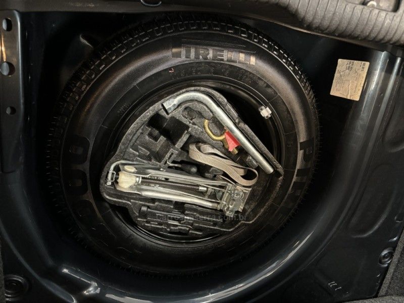 VOLKSWAGEN GOLF 1.6 SR 1999/2000 LUIGGI AUTOMÓVEIS CARLOS BARBOSA / Carros no Vale VOLKSWAGEN GOLF 1.6 SR 1999/2000 LUIGGI AUTOMÓVEIS CARLOS BARBOSA / Carros no Vale