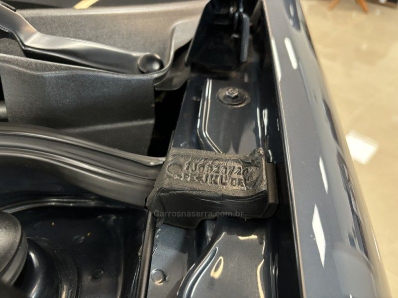 VOLKSWAGEN GOLF 1.6 SR 1999/2000 LUIGGI AUTOMÓVEIS CARLOS BARBOSA / Carros no Vale VOLKSWAGEN GOLF 1.6 SR 1999/2000 LUIGGI AUTOMÓVEIS CARLOS BARBOSA / Carros no Vale