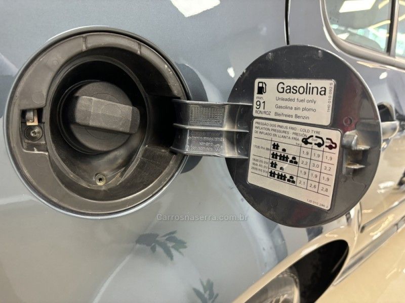 VOLKSWAGEN GOLF 1.6 SR 1999/2000 LUIGGI AUTOMÓVEIS CARLOS BARBOSA / Carros no Vale VOLKSWAGEN GOLF 1.6 SR 1999/2000 LUIGGI AUTOMÓVEIS CARLOS BARBOSA / Carros no Vale