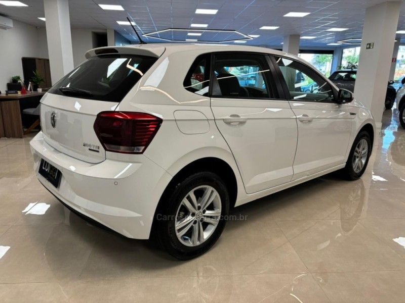 VOLKSWAGEN POLO 1.0 200 TSI COMFORTLINE 2019/2020 LUIGGI AUTOMÓVEIS CARLOS BARBOSA / Carros no Vale