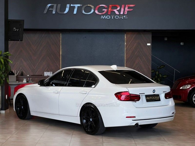 BMW 320I 2.0 16V TURBO ACTIVE 2017/2018 AUTOGRIF MOTORS CAMPO BOM / Carros no Vale
