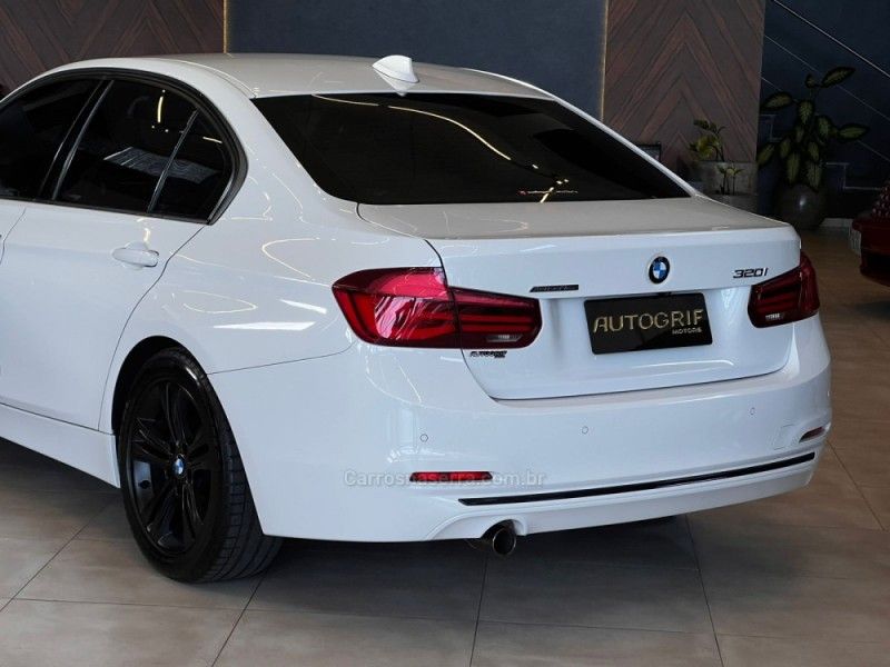 BMW 320I 2.0 16V TURBO ACTIVE 2017/2018 AUTOGRIF MOTORS CAMPO BOM / Carros no Vale
