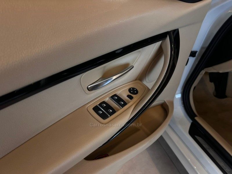 BMW 320I 2.0 16V TURBO ACTIVE 2017/2018 AUTOGRIF MOTORS CAMPO BOM / Carros no Vale