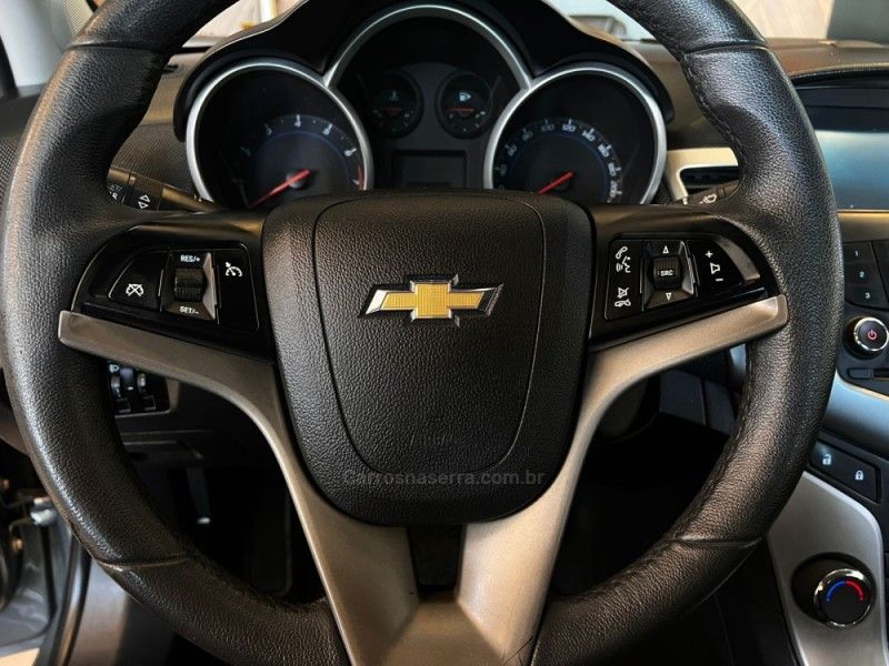 CHEVROLET CRUZE 1.8 LT 16V 2013/2013 AUTOGRIF MOTORS CAMPO BOM / Carros no Vale CHEVROLET CRUZE 1.8 LT 16V 2013/2013 AUTOGRIF MOTORS CAMPO BOM / Carros no Vale