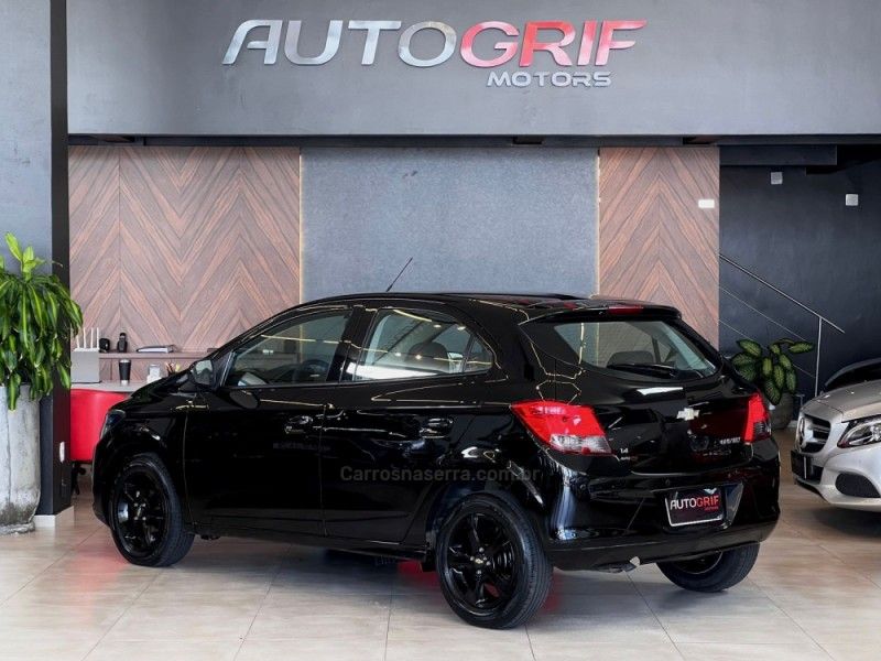 CHEVROLET ONIX 1.4 MPFI LTZ 8V 2016/2016 AUTOGRIF MOTORS CAMPO BOM / Carros no Vale CHEVROLET ONIX 1.4 MPFI LTZ 8V 2016/2016 AUTOGRIF MOTORS CAMPO BOM / Carros no Vale