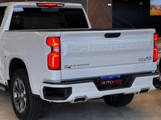 CHEVROLET SILVERADO 5.3 1500 HIGH 4X4 COUNTRY 4X4 2023/2024 AUTOGRIF MOTORS CAMPO BOM / Carros no Vale