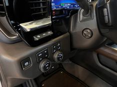 CHEVROLET SILVERADO 5.3 1500 HIGH 4X4 COUNTRY 4X4 2023/2024 AUTOGRIF MOTORS CAMPO BOM / Carros no Vale