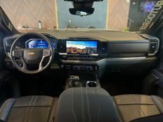 CHEVROLET SILVERADO 5.3 1500 HIGH 4X4 COUNTRY 4X4 2023/2024 AUTOGRIF MOTORS CAMPO BOM / Carros no Vale