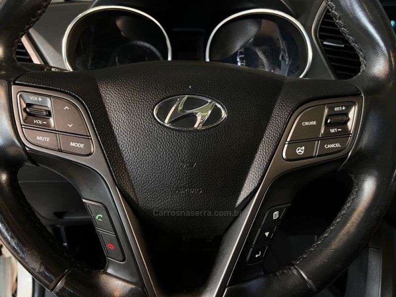 HYUNDAI SANTA FÉ 3.5 MPFI GLS 7 LUGARES V6 24V 285CV 2015/2015 AUTOGRIF MOTORS CAMPO BOM / Carros no Vale