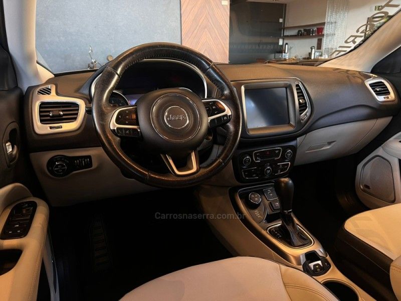 JEEP COMPASS 2.0 16V LONGITUDE 4X4 2019/2019 AUTOGRIF MOTORS CAMPO BOM / Carros no Vale