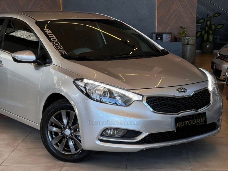 KIA CERATO 1.6 SX3 16V 2014/2014 AUTOGRIF MOTORS CAMPO BOM / Carros no Vale