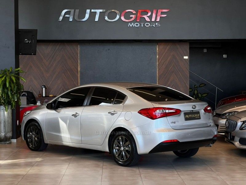 KIA CERATO 1.6 SX3 16V 2014/2014 AUTOGRIF MOTORS CAMPO BOM / Carros no Vale