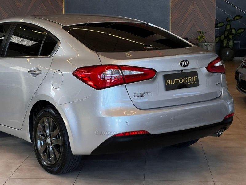 KIA CERATO 1.6 SX3 16V 2014/2014 AUTOGRIF MOTORS CAMPO BOM / Carros no Vale