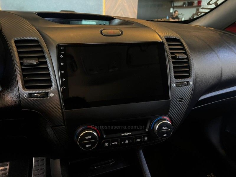 KIA CERATO 1.6 SX3 16V 2014/2014 AUTOGRIF MOTORS CAMPO BOM / Carros no Vale