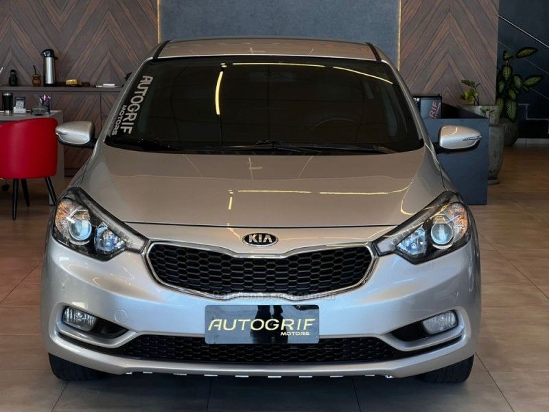 KIA CERATO 1.6 SX3 16V 2014/2014 AUTOGRIF MOTORS CAMPO BOM / Carros no Vale