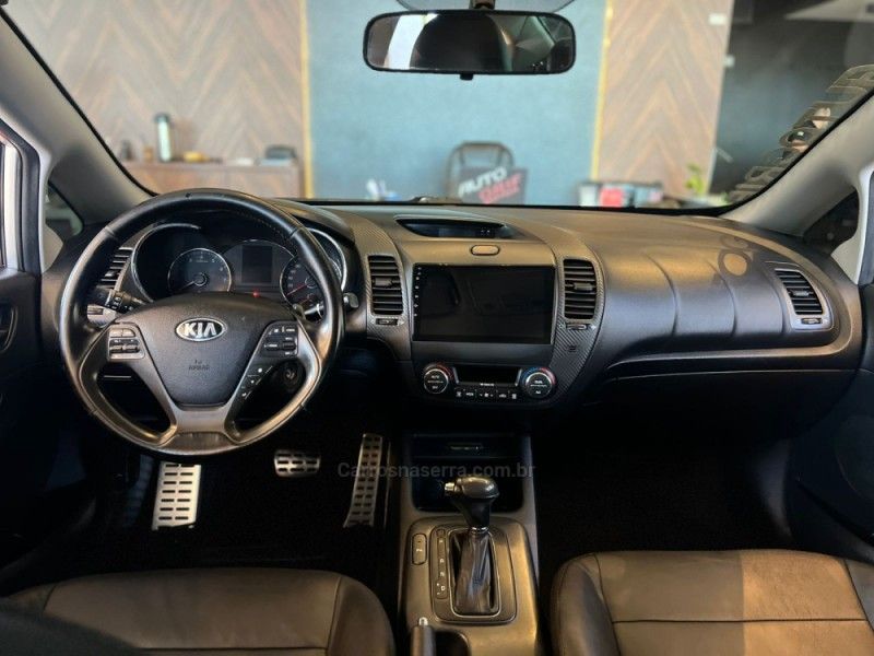 KIA CERATO 1.6 SX3 16V 2014/2014 AUTOGRIF MOTORS CAMPO BOM / Carros no Vale