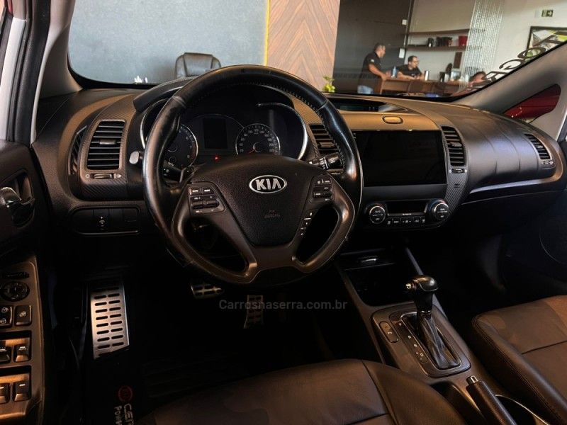 KIA CERATO 1.6 SX3 16V 2014/2014 AUTOGRIF MOTORS CAMPO BOM / Carros no Vale